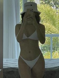 633031282: Chica busca chico en Barcelona