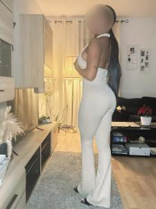 637109642: Chica busca chico en Soria