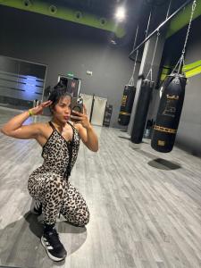 631885968: Chica busca chico en Zaragoza