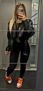 642040050: Chica busca chico en Barcelona