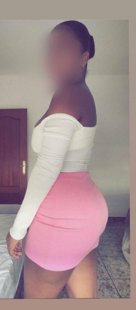 Chica busca chico en Tarragona: Chica busca chico