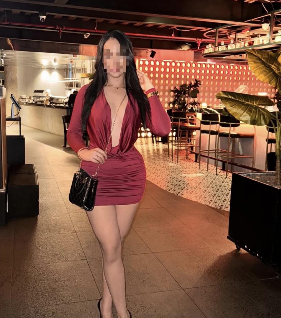 663486749: Chica busca chico en Menorca