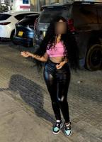 667590915: Chica busca chico en Barcelona