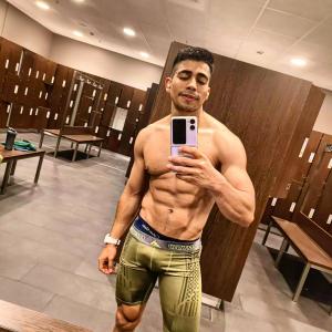 661268070: Chico busca chica en Málaga