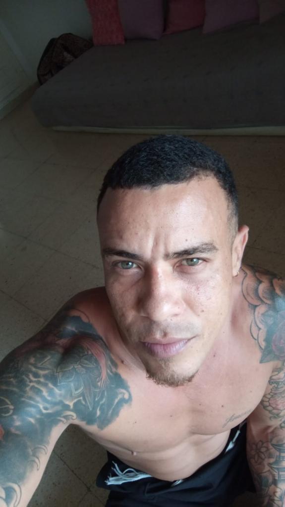 Chico busca chica en Cádiz: 