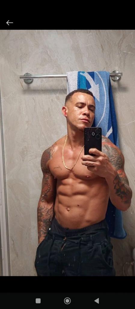 Chico busca chica en Cádiz: 