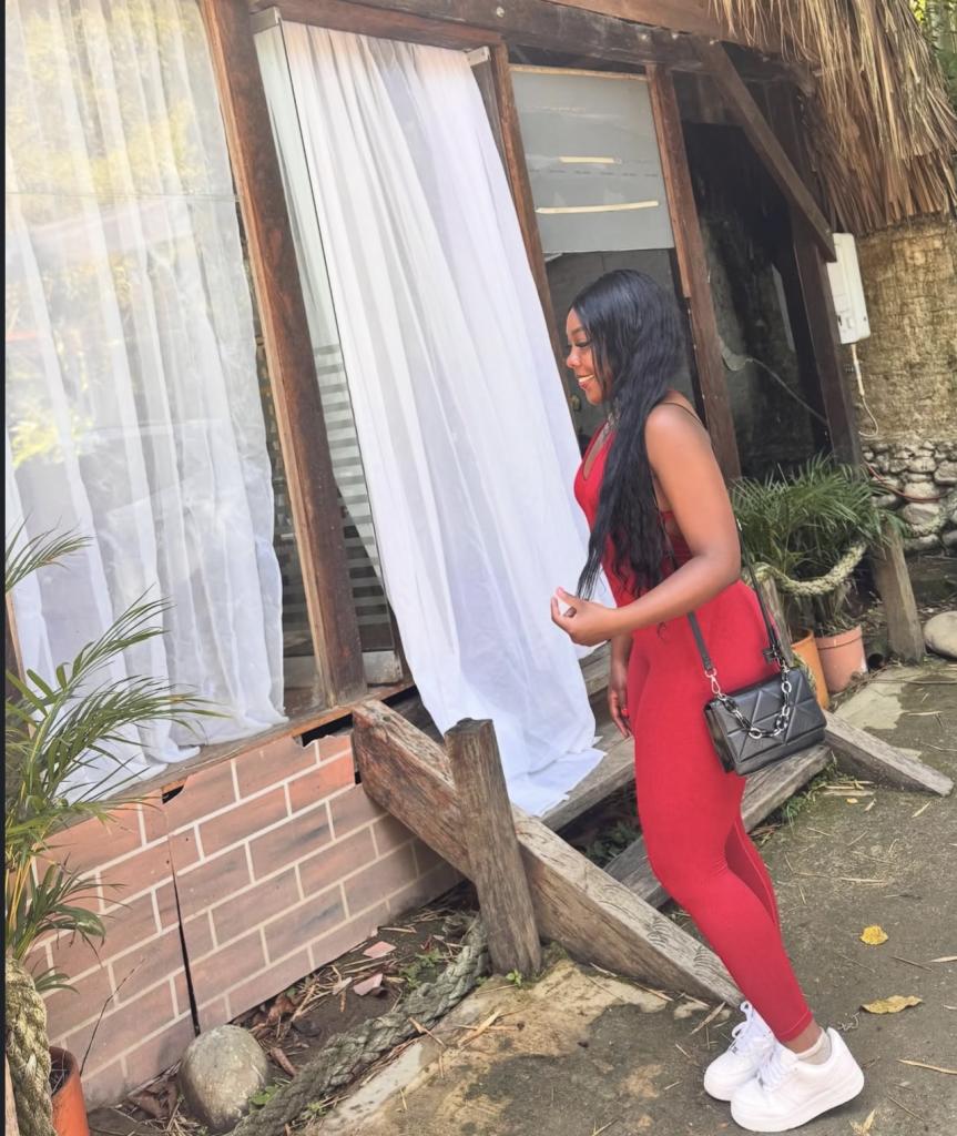 742049441: Chica busca chico en La Coruña