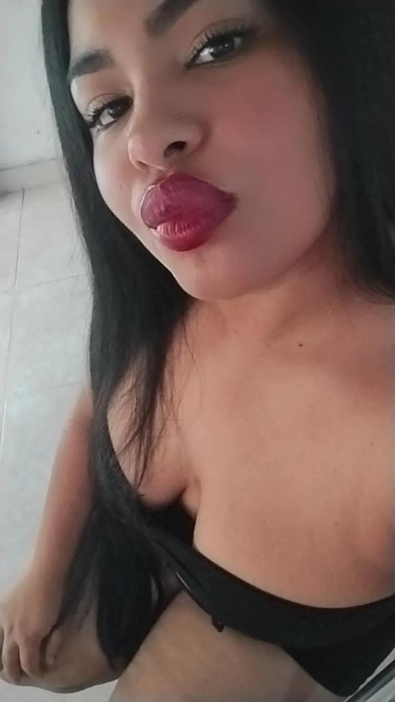 604253441: Chica busca chico en Granada