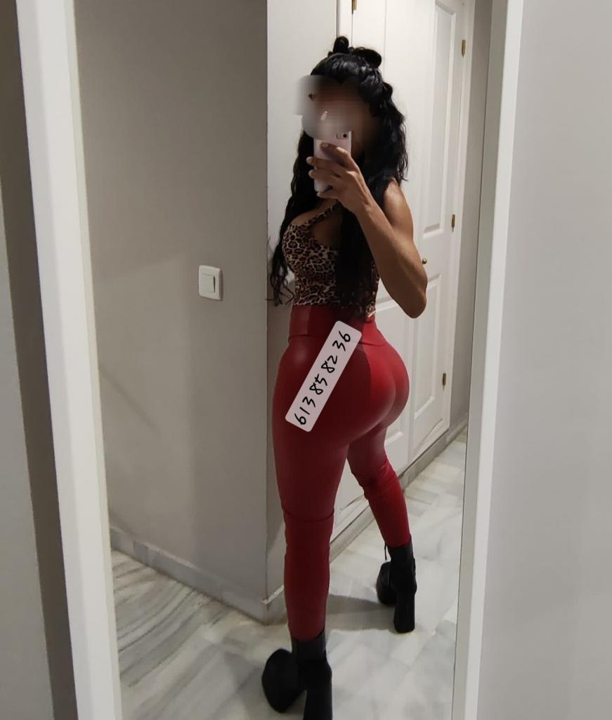 613858236: Chica busca chico en Cádiz