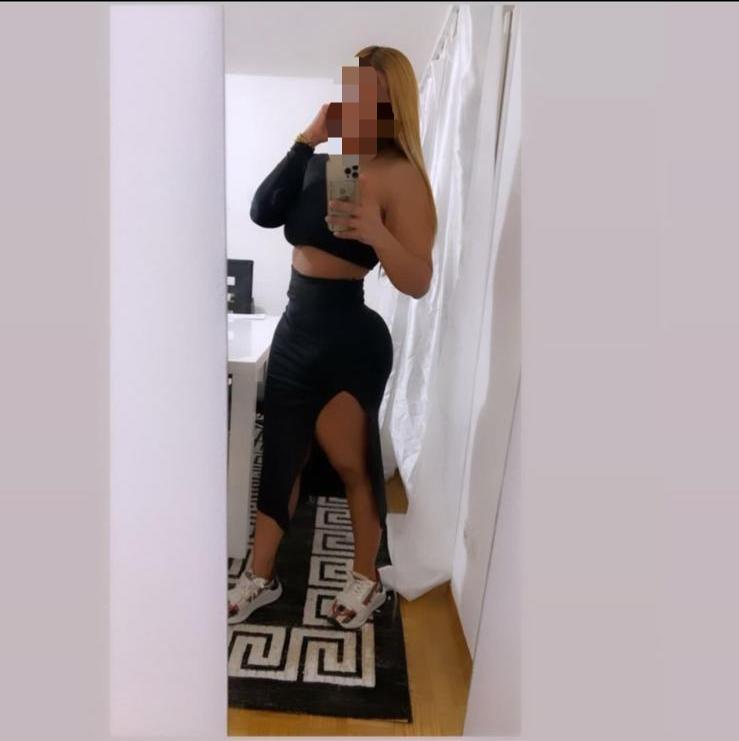 Chica busca chico en Almería: 