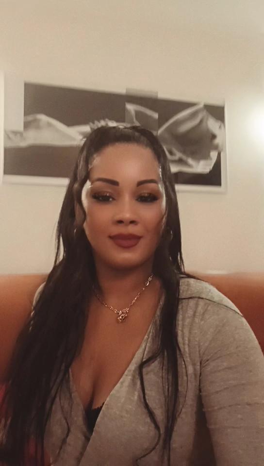 604113086: Chica busca chico en Málaga