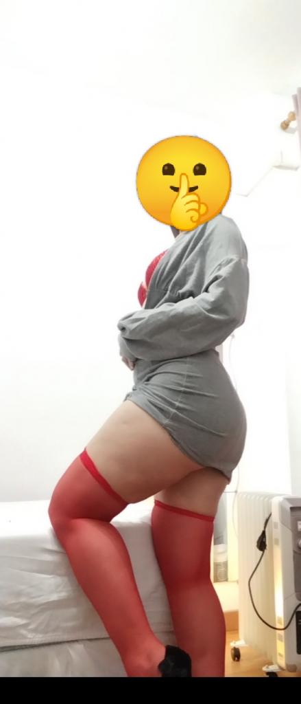 608298922: Chica busca chico en Sevilla