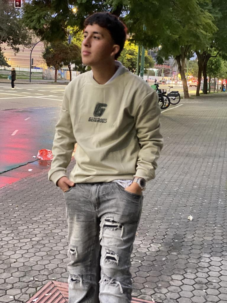 Chico busca chica en Sevilla: 