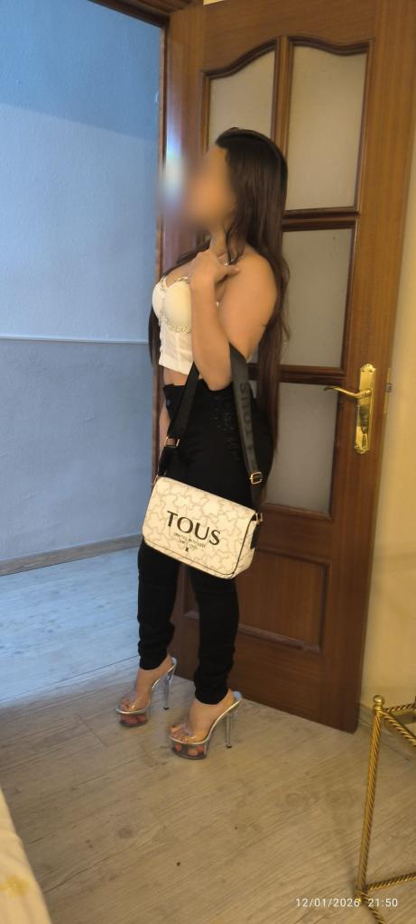 Chica busca chico en Almería: Chica busca chico