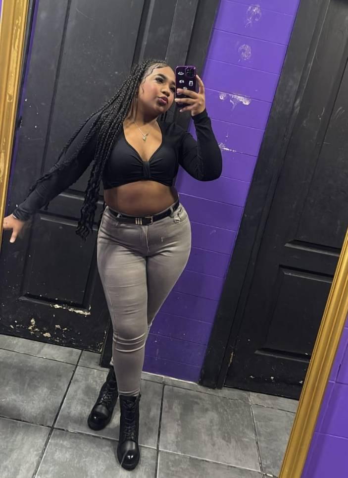 Chica busca chico en Sevilla: 