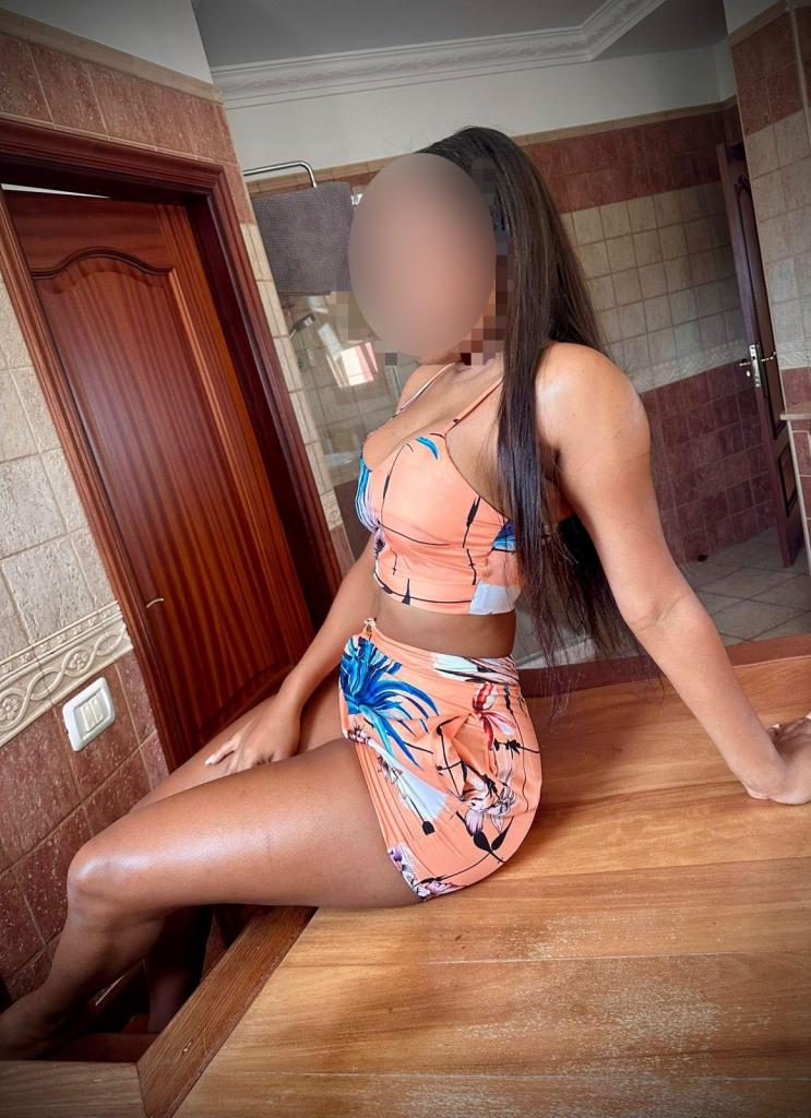 613541431: Chica busca chico en Tenerife