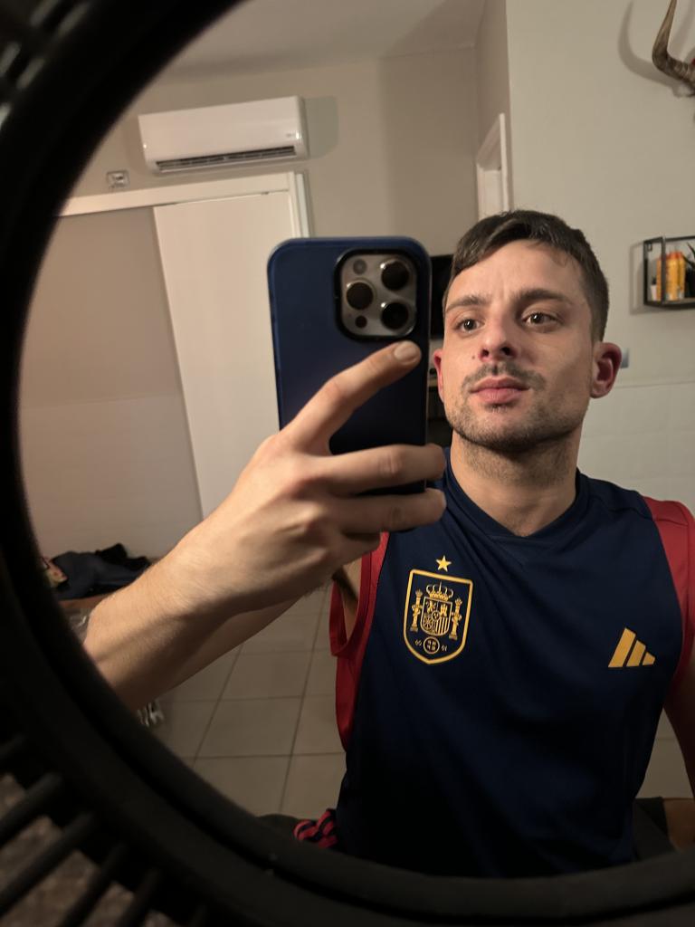 624403609: Chico busca chica en Cádiz