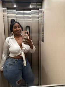 670449604: Chica busca chico en Barcelona