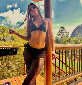 654143716: Chica busca chico en Navarra