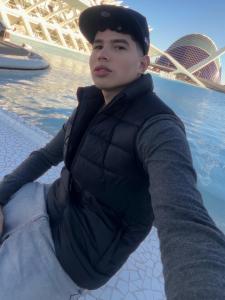 612276125: Chico busca chica en Valencia
