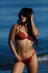 651511653: Chica busca chico en Madrid