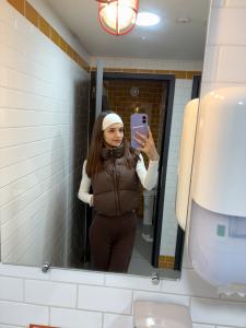 695104966: Chica busca chico en Madrid