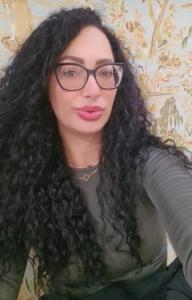 613677079: Chica busca chico en Pontevedra