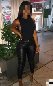 613581524: Chica busca chico en Ibiza