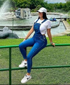 637984742: Chica busca chico en Barcelona