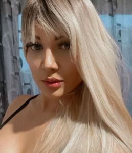 653913428: Chica busca chico en Sevilla