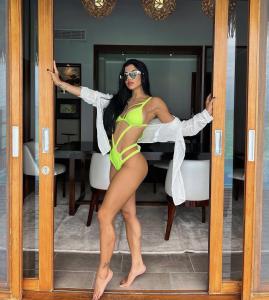 696994929: Chica busca chico en Valencia