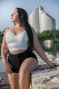 672885337: Chica busca chico en Valencia