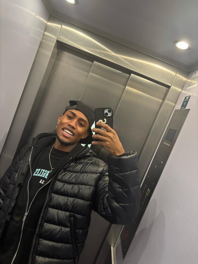 Chico busca chica en Barcelona: 