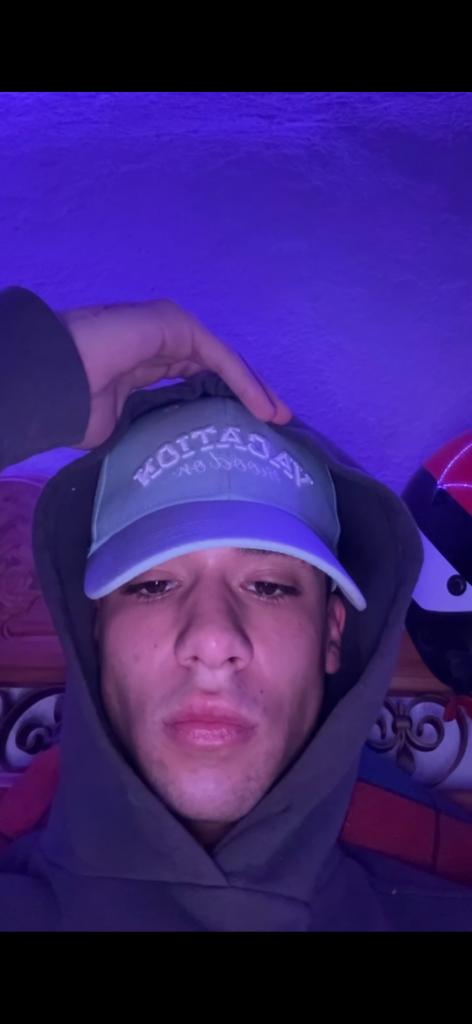 Chico busca chica en Granada: 