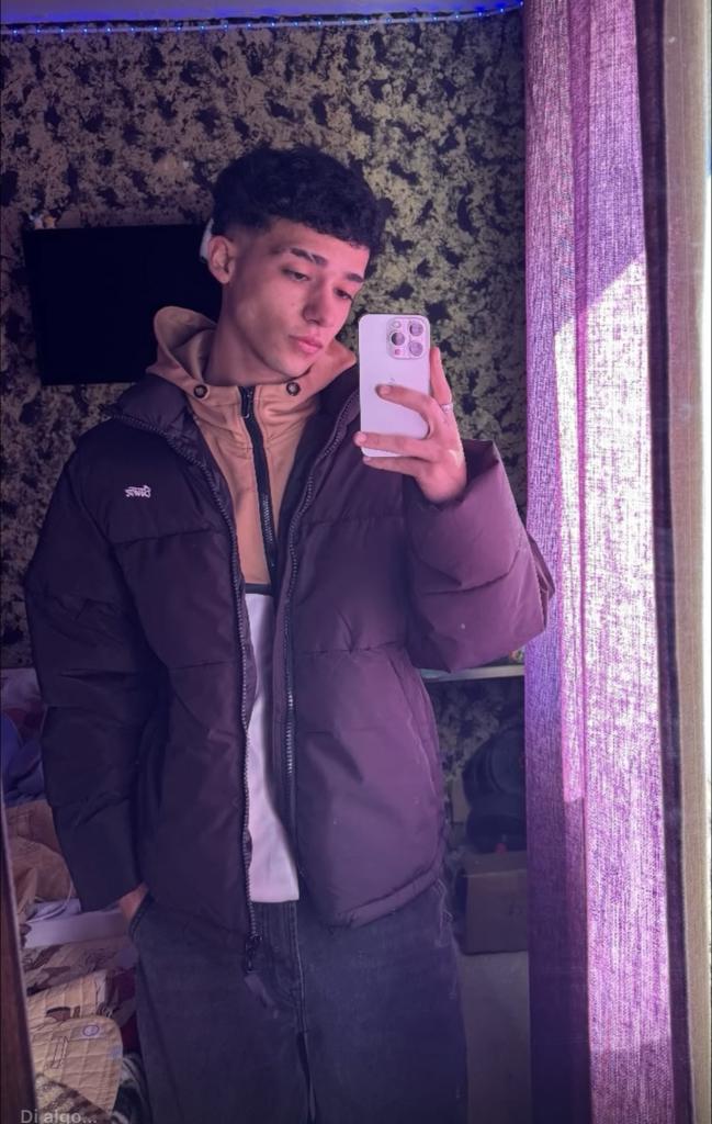 Chico busca chica en Granada: 