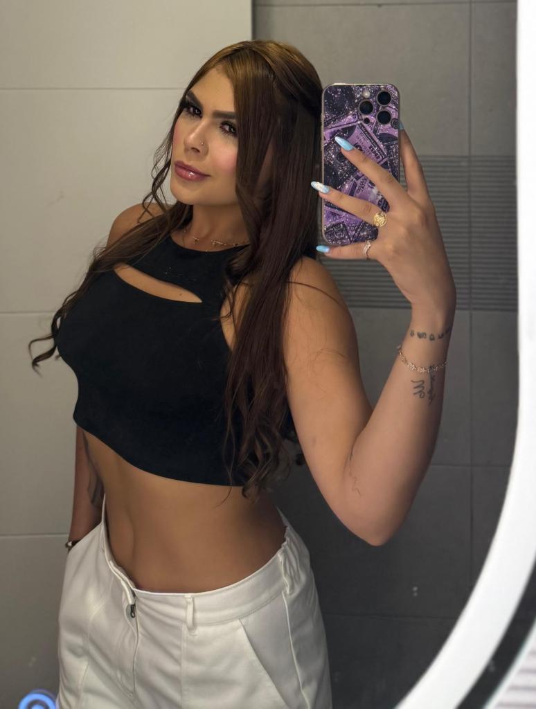 691386949: Chica busca chico en Madrid