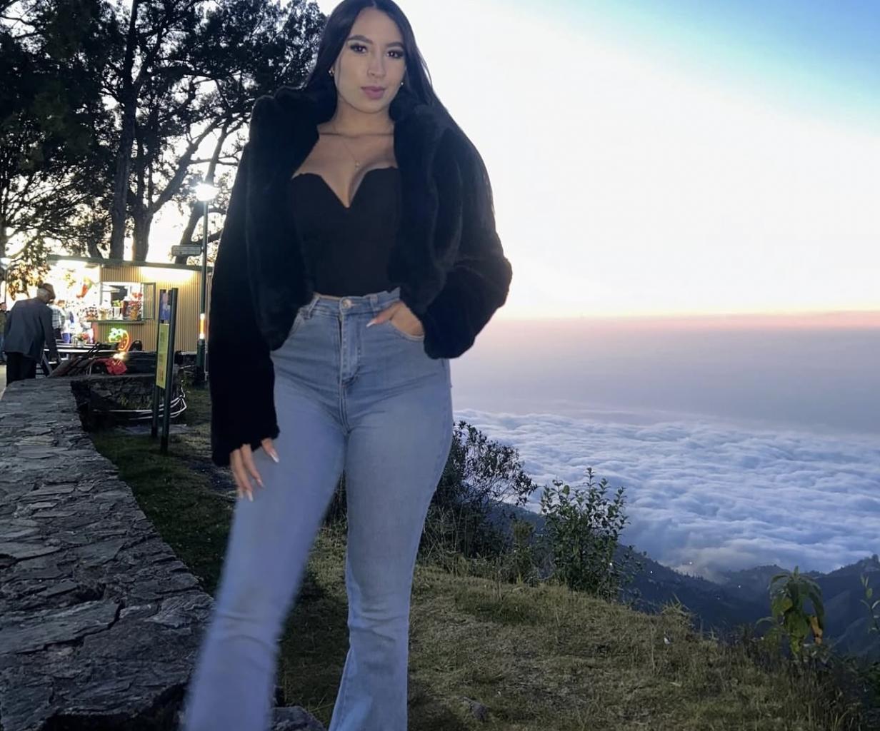 604195677: Chica busca chico en La Coruña