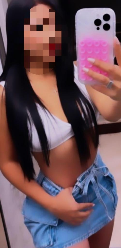653697561: Chica busca chico en Granada