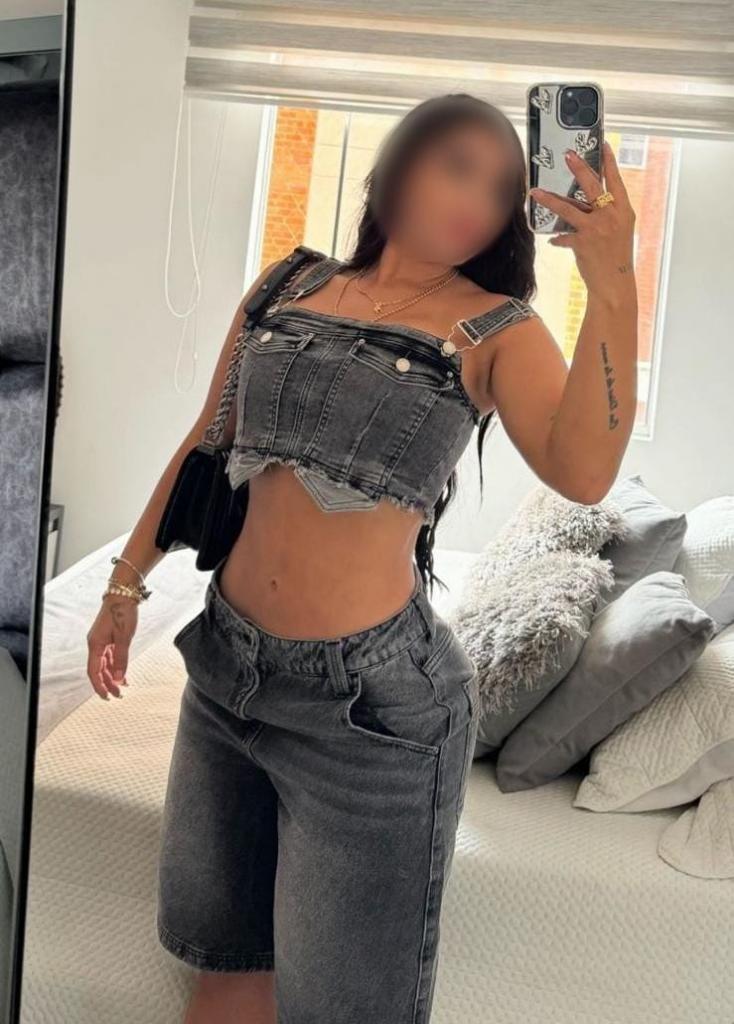 Chica busca chico en Granada: 