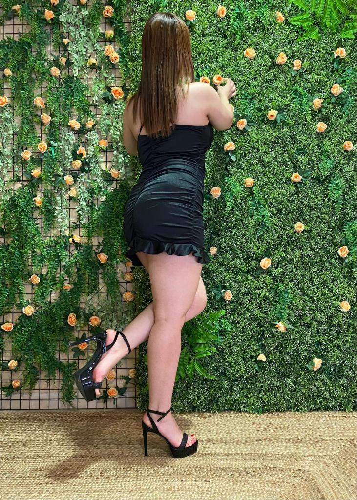 664874220: Chica busca chico en Madrid