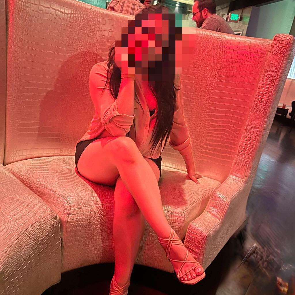 Chica busca chico en Huelva: 