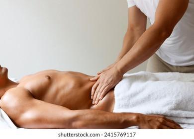 Chico busca chica en Sevilla: 