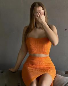 672954764: Chica busca chico en Gerona