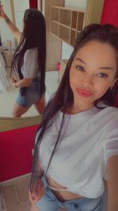 677593134: Chica busca chico en Cádiz