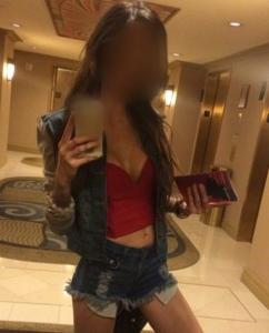 610781540: Chica busca chico en Sevilla