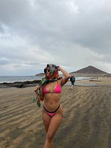 610852421: Chica busca chico en Ibiza