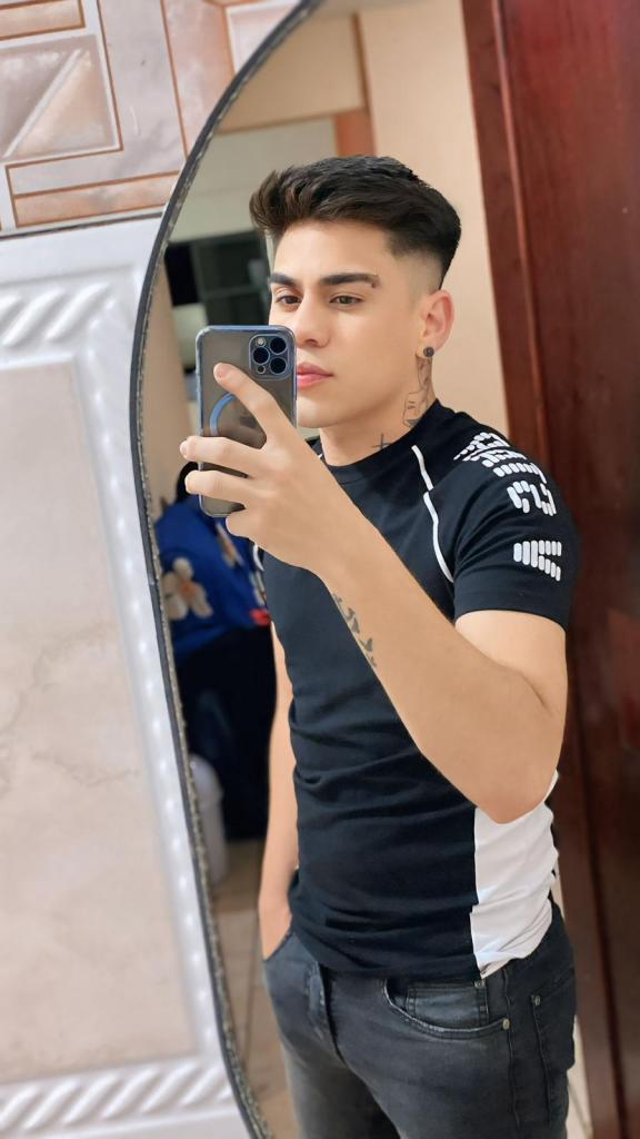 Chico busca chica en Granada: 