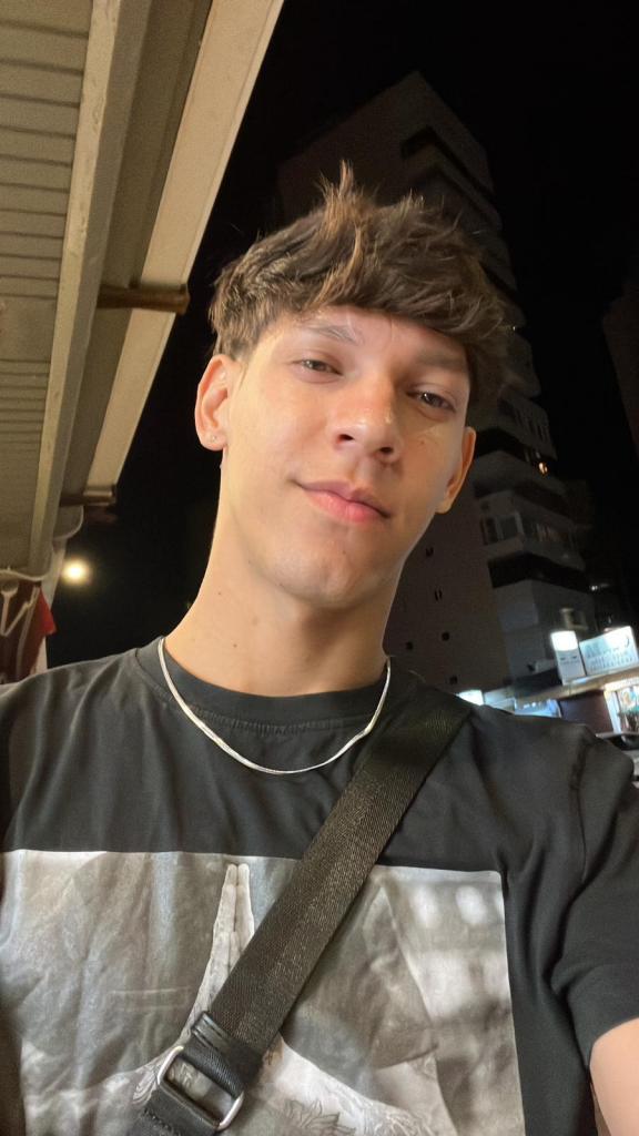 Chico busca chica en Granada: 