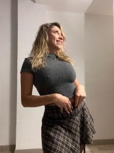 685247342: Chica busca chico en Madrid