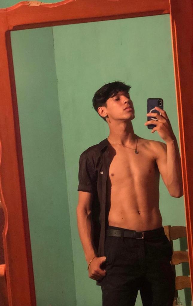 674344545: Chico busca chica en Granada